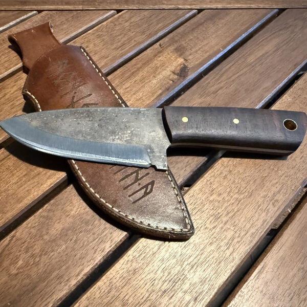 Pečen Nojšč (Hand made Slovenian Knife) X Emberborn